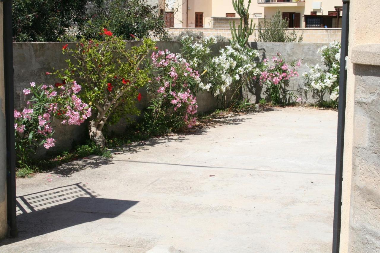 Appartamento Casa Libeccio e Casa Blu Marino Favignana Esterno foto